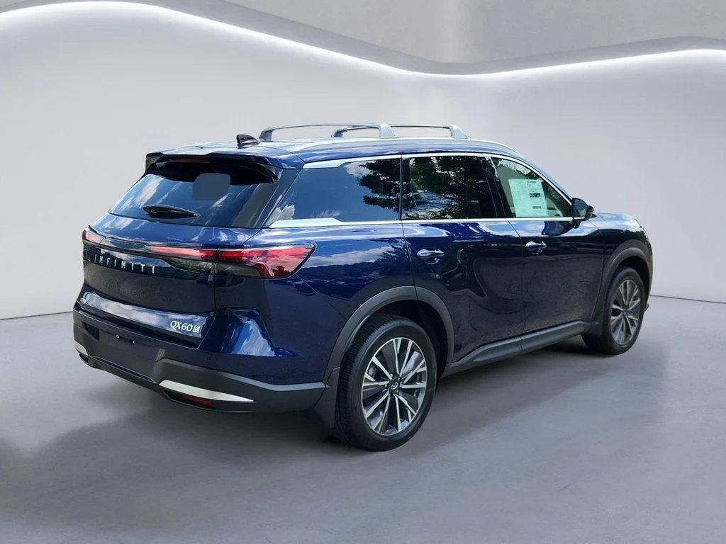 New 2027 GRAND BLUE INFINITI Luxe AWD image 4