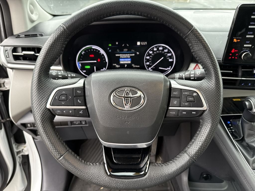 Used 2022 Pearl Toyota Limited image 12