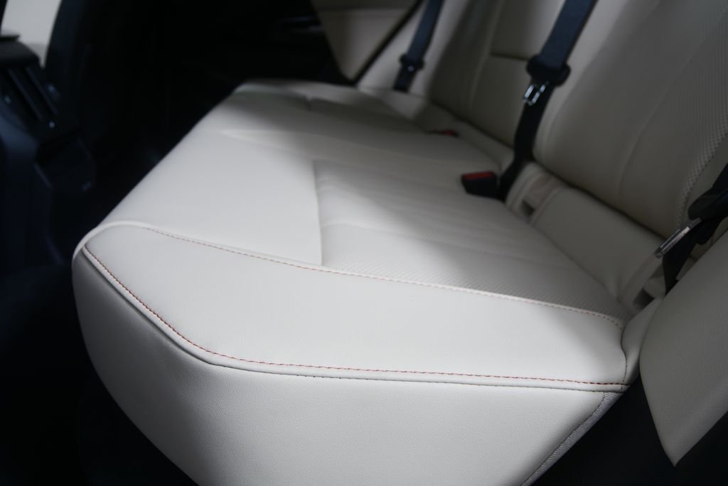 New 2026 Mineral White Metallic BMW 30 xDrive image 14