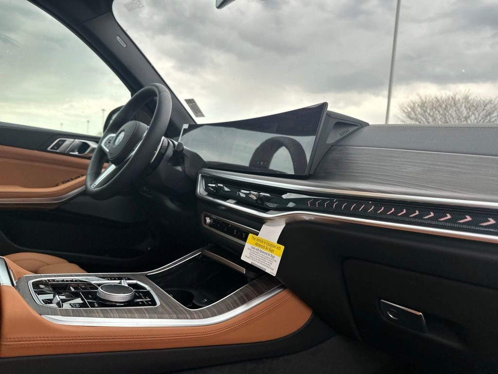 New 2026 Manhattan Green Metallic BMW xDrive50e image 24