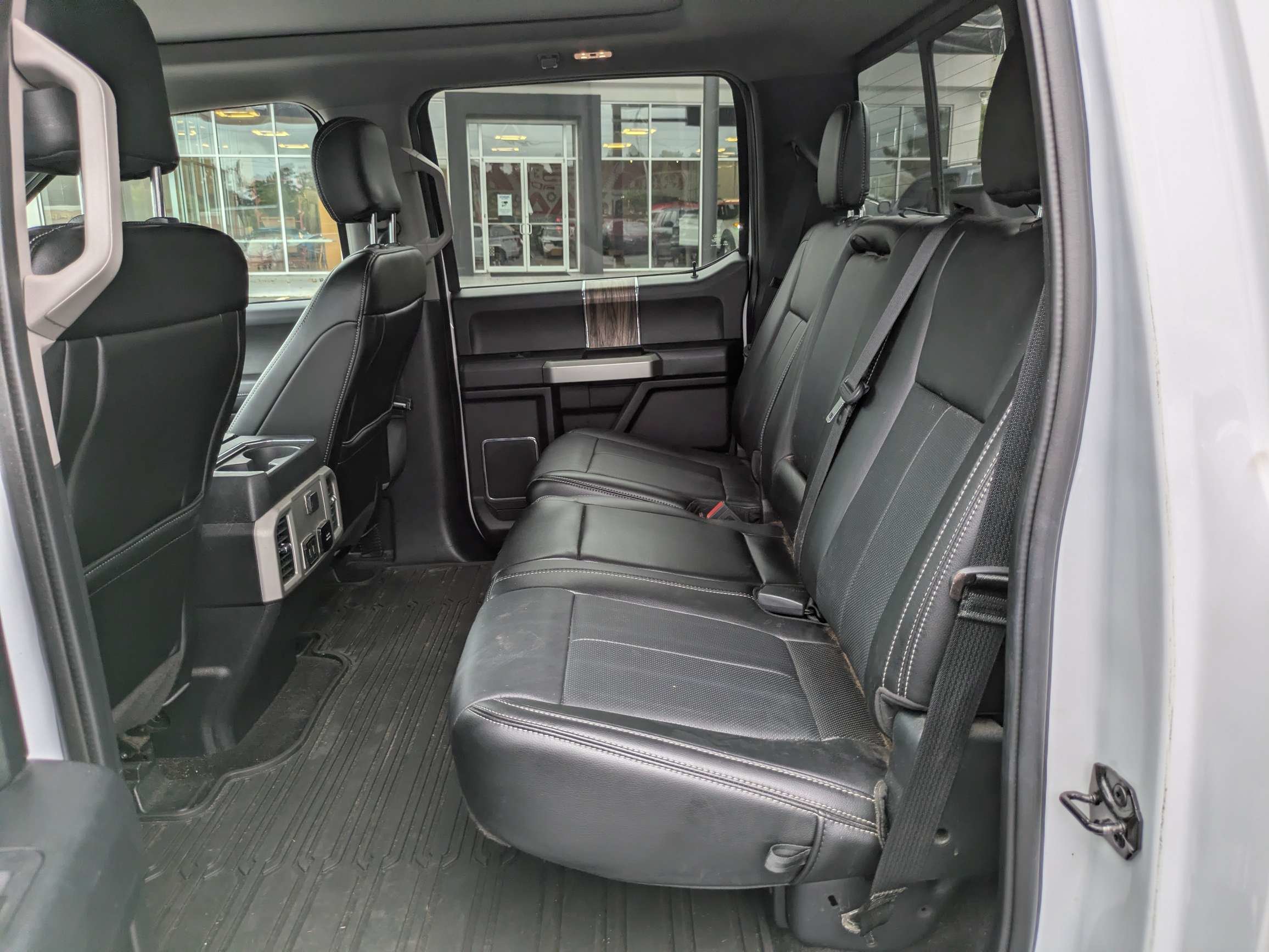 Used 2020 White Ford Lariat image 10