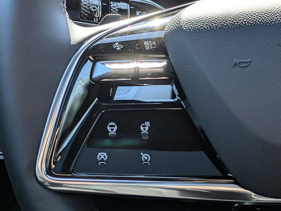 2026 Cadillac OPTIQ Sport - Photo 16