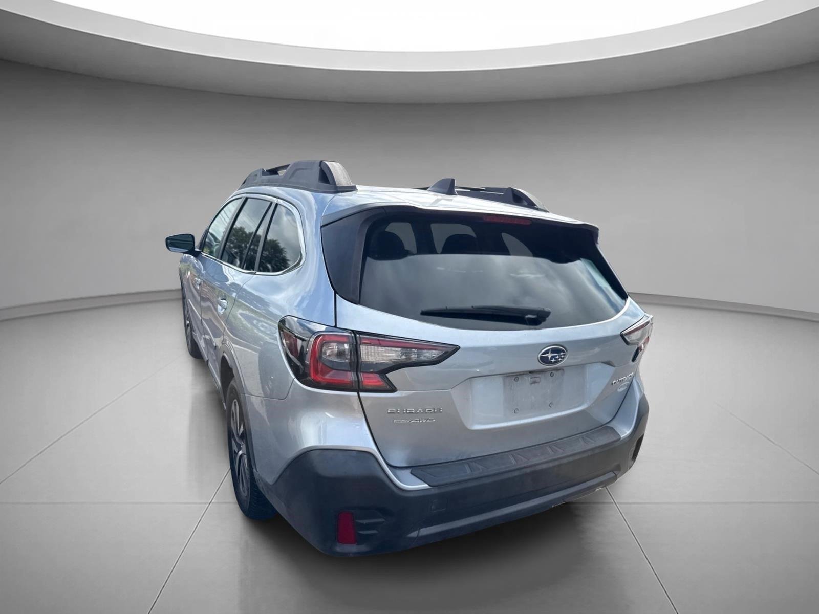 Used 2021 Ice Silver Metallic Subaru Premium image 8