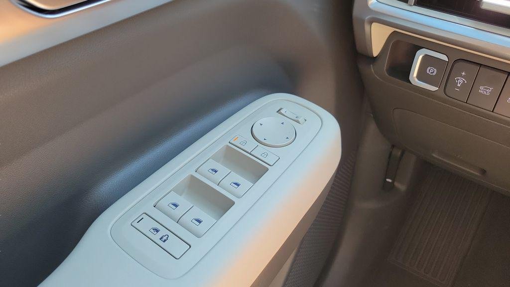 New 2026 White Hyundai SE image 48