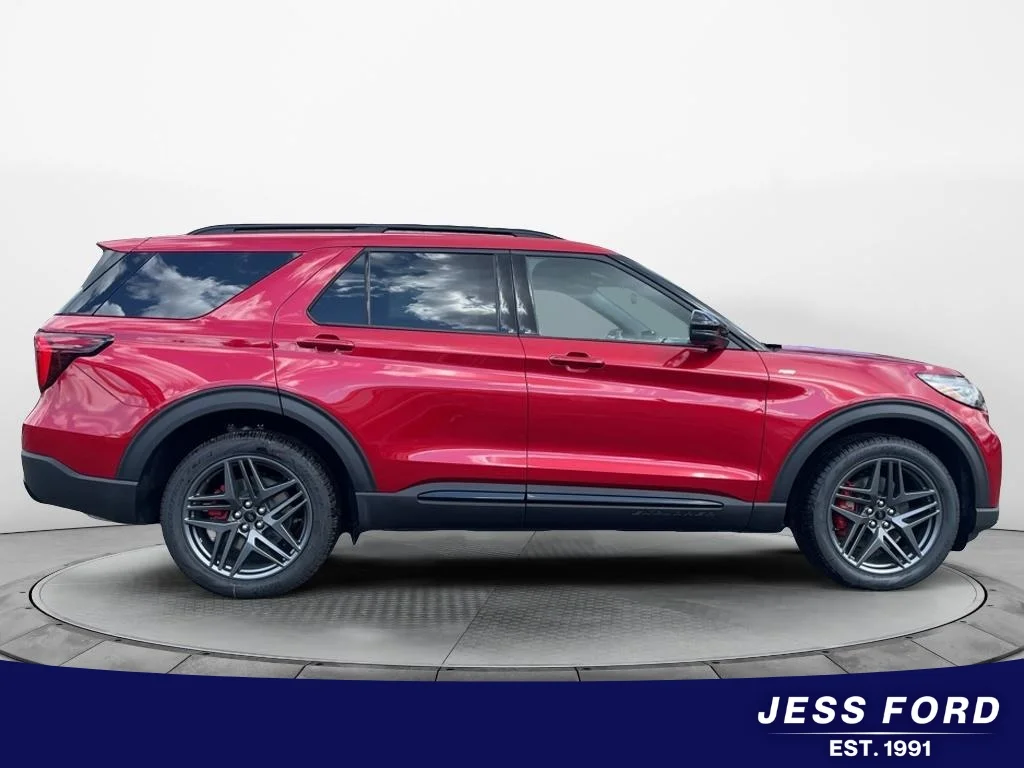 New 2026 Rapid Red Metallic Tinted Clearcoat Ford ST-Line image 6