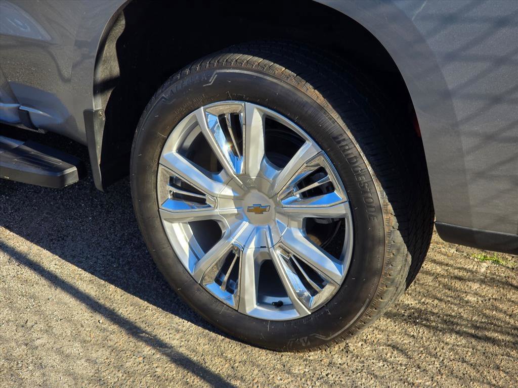 Used 2025 Sterling Gray Metallic Chevrolet High Country image 19