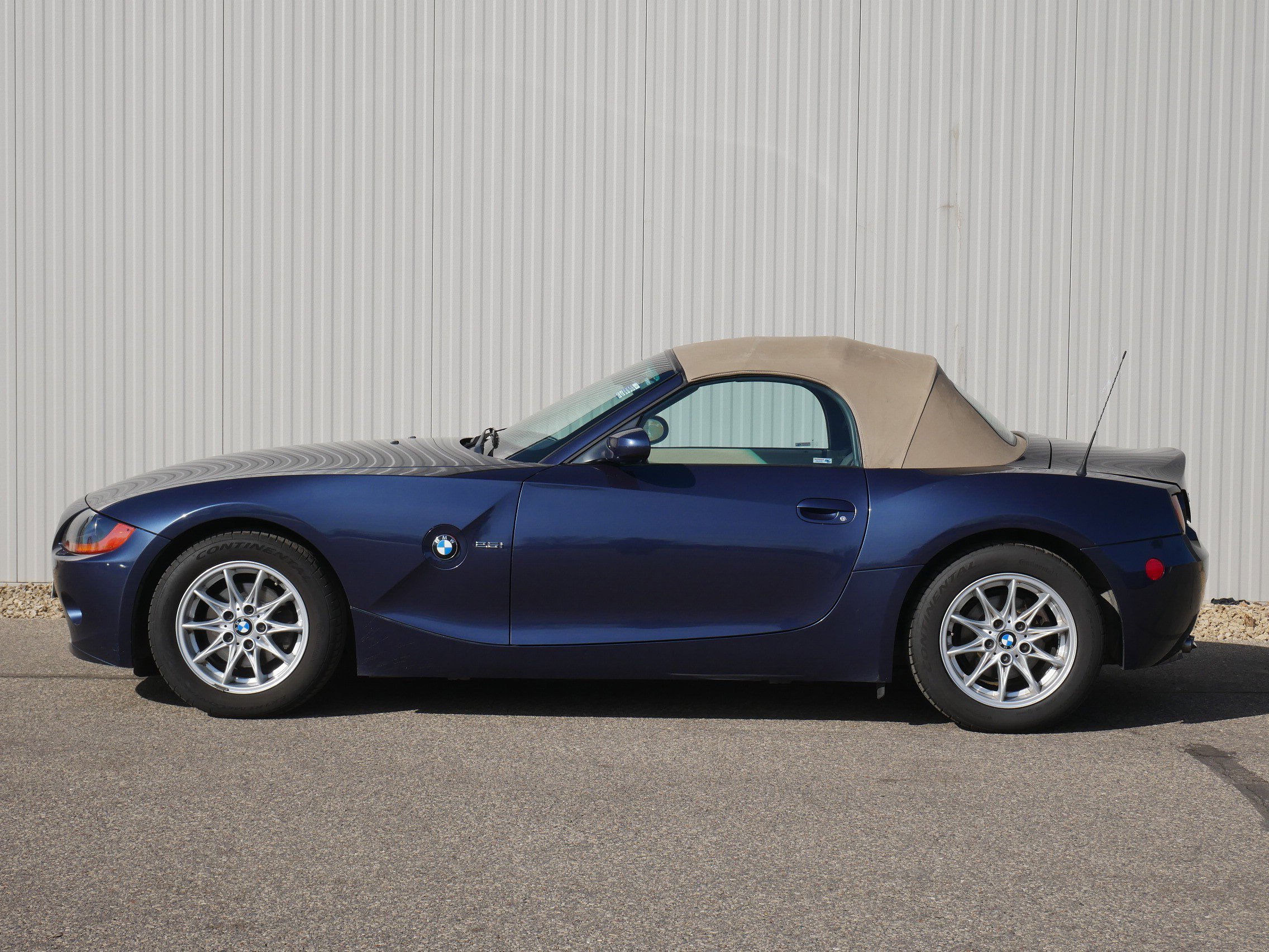 Used 2004 BMW Z4 2.5 with VIN 4USBT33574LS48768 for sale in Hastings, Minnesota