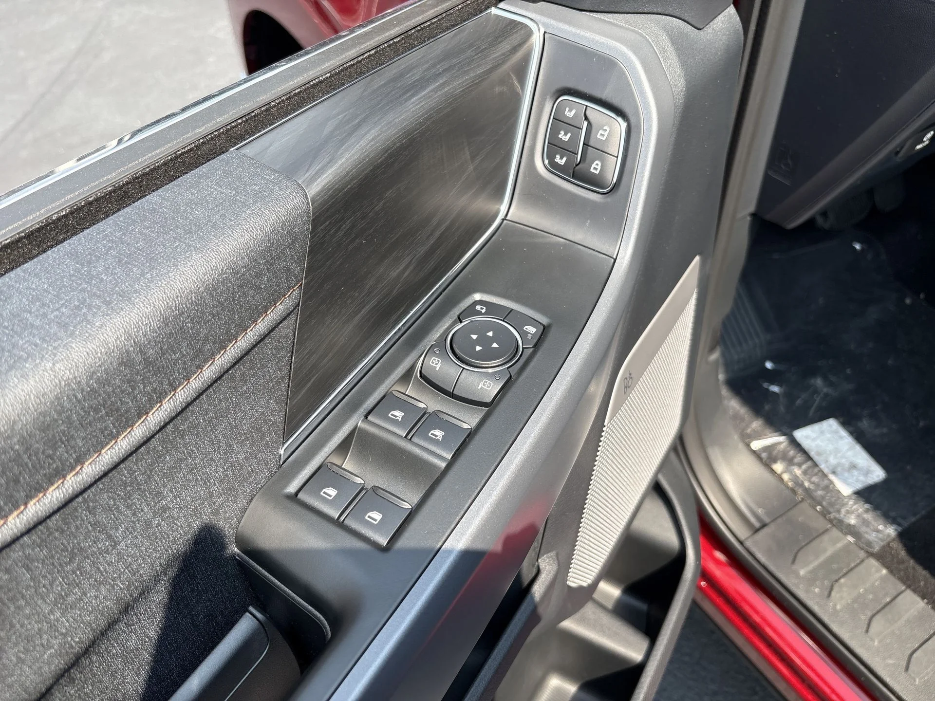 New 2026 Ruby Red Metallic Tinted Clearcoat Ford Lariat® image 17
