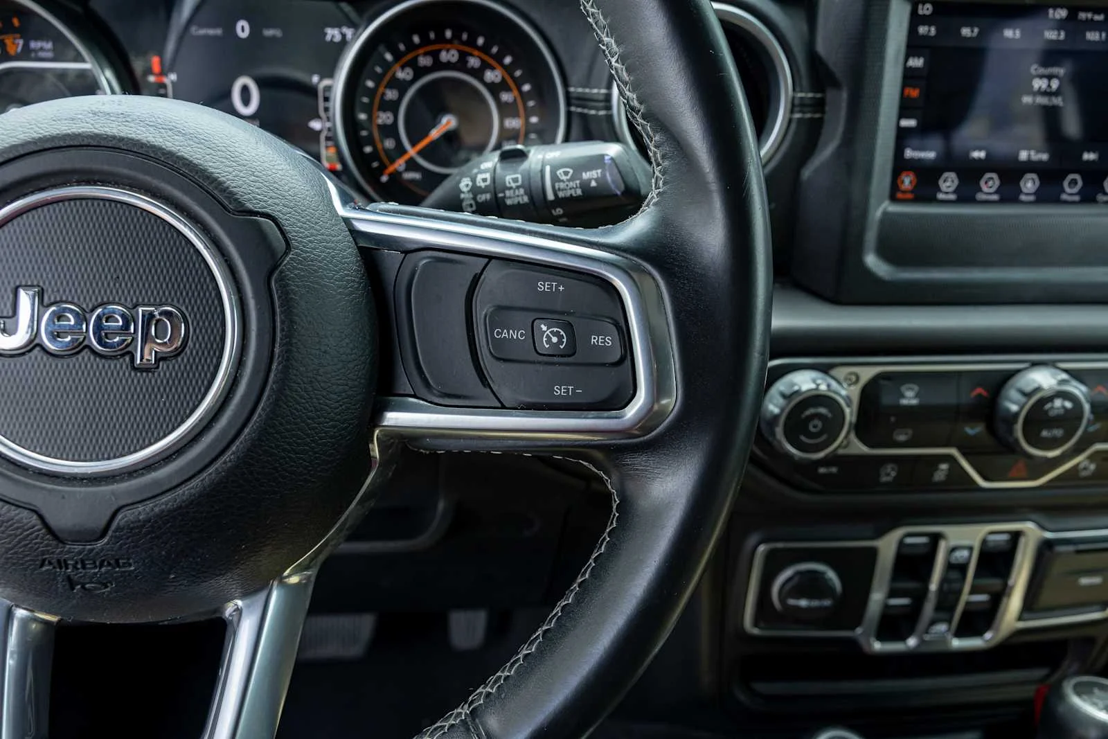 Used 2018 Bright White Clearcoat Jeep Sahara image 15