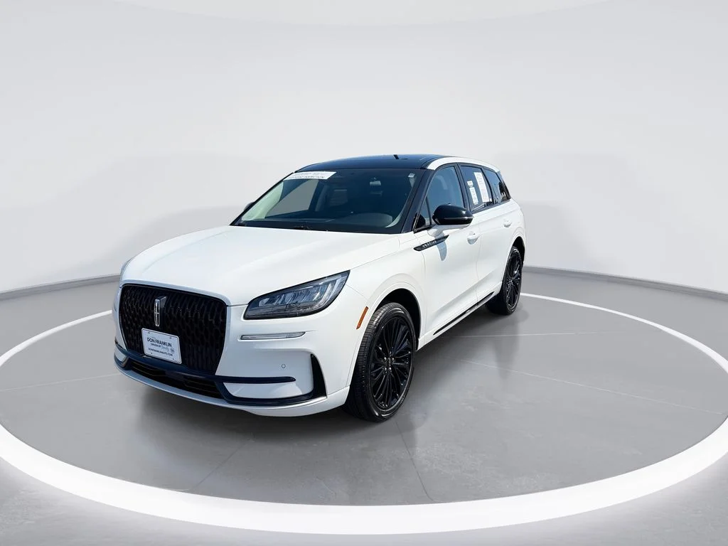 Used 2023 White Lincoln Standard image 4