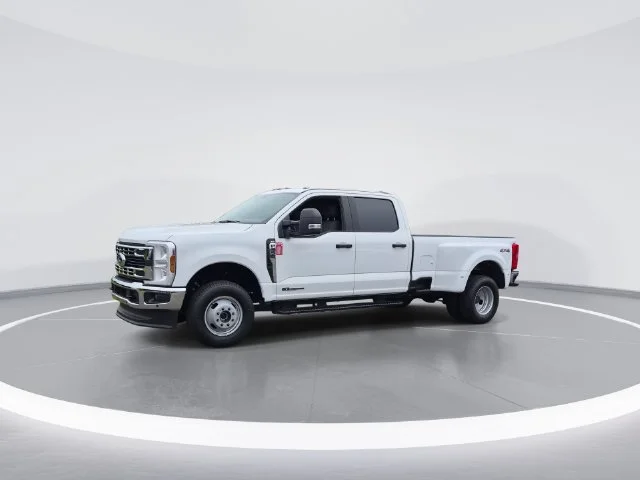 Used 2025 White Ford XLT image 4
