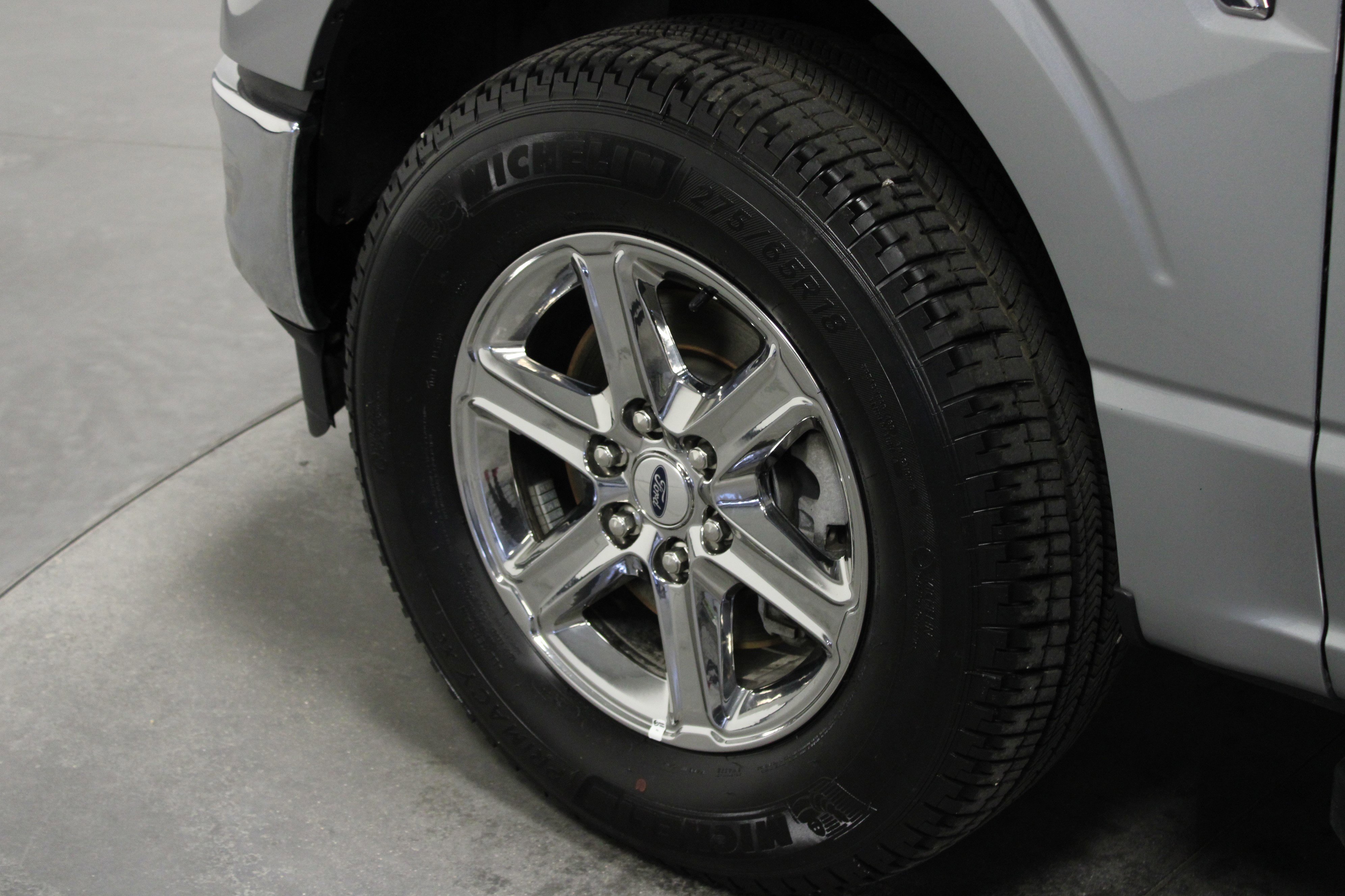 Used 2025 Iconic Silver Metallic Ford XLT image 10