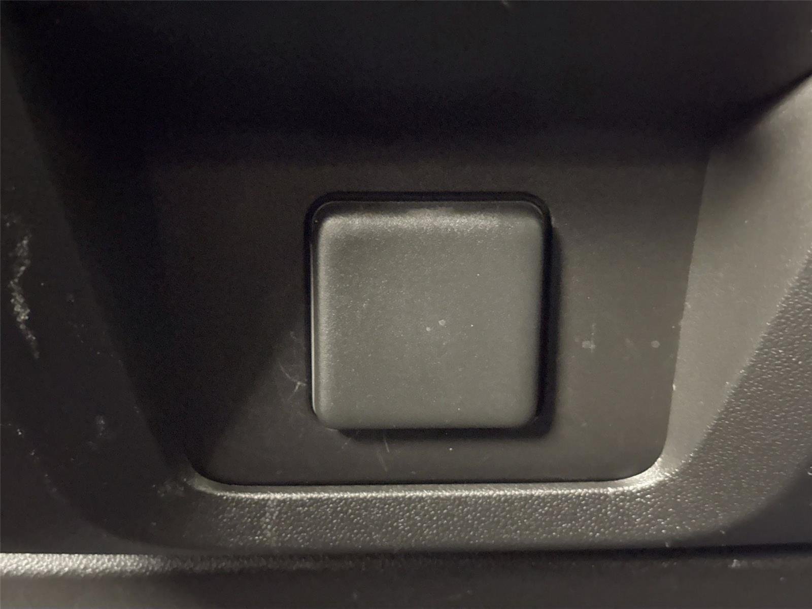 Used 2023 Black Chevrolet High Country image 38