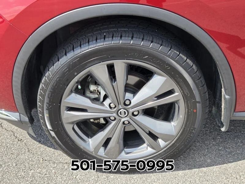 Used 2021 Scarlet NISSAN FWD PLATINUM image 20