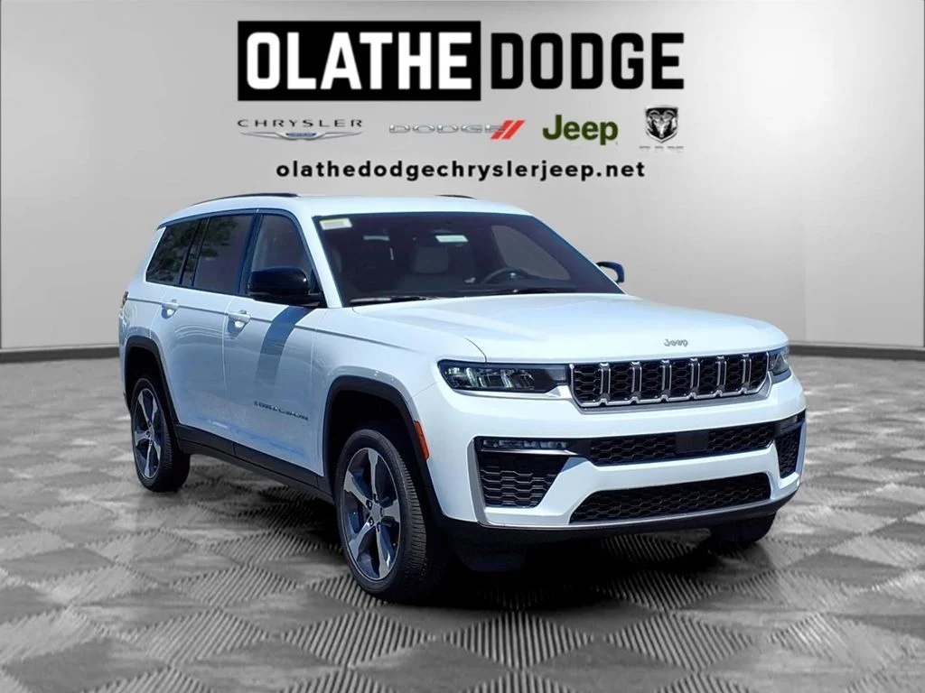 New 2026 Bright White Clear-Coat Exterior Paint Jeep Limited image 30