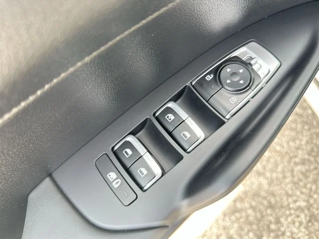 New 2026 Snow White Pearl Kia LXS FWD image 17