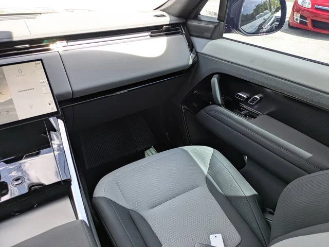Used 2025  Land Rover SV Edition Two image 16
