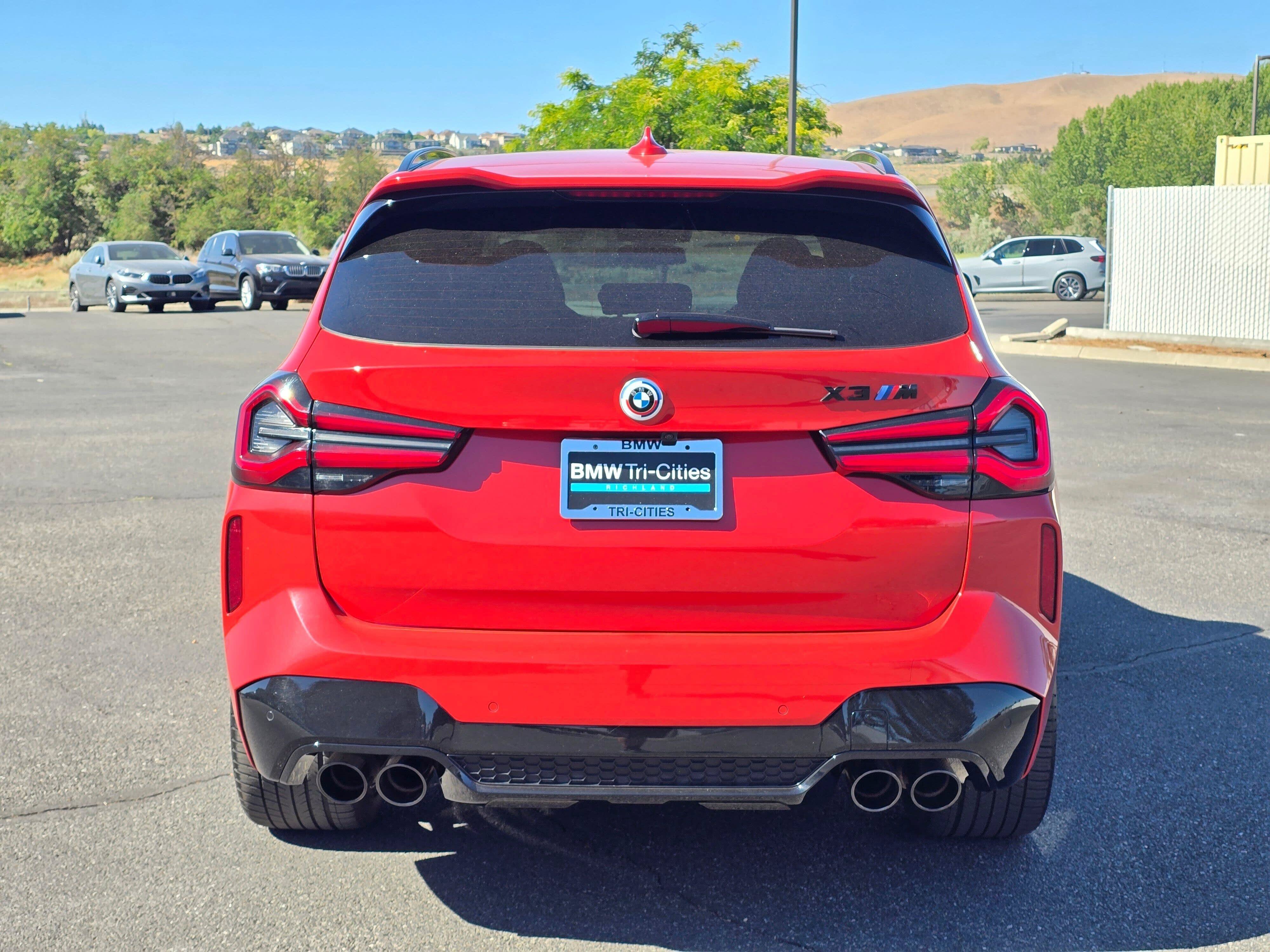 Used 2022 Toronto Red Metallic BMW M image 5