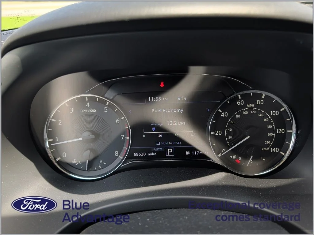 Used 2020 White INFINITI LUXE image 11
