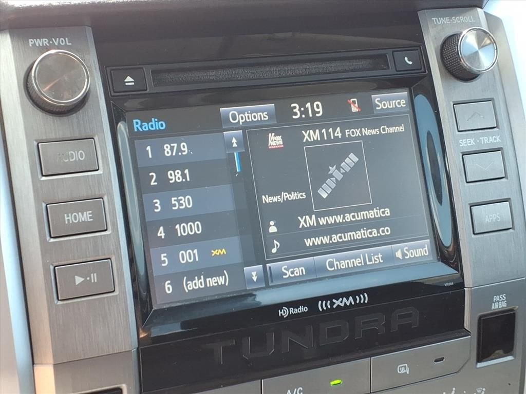 Used 2018 Black Toyota SR5 image 22