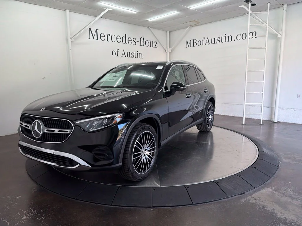 New 2027 Black Mercedes-Benz GLC 300 image 3