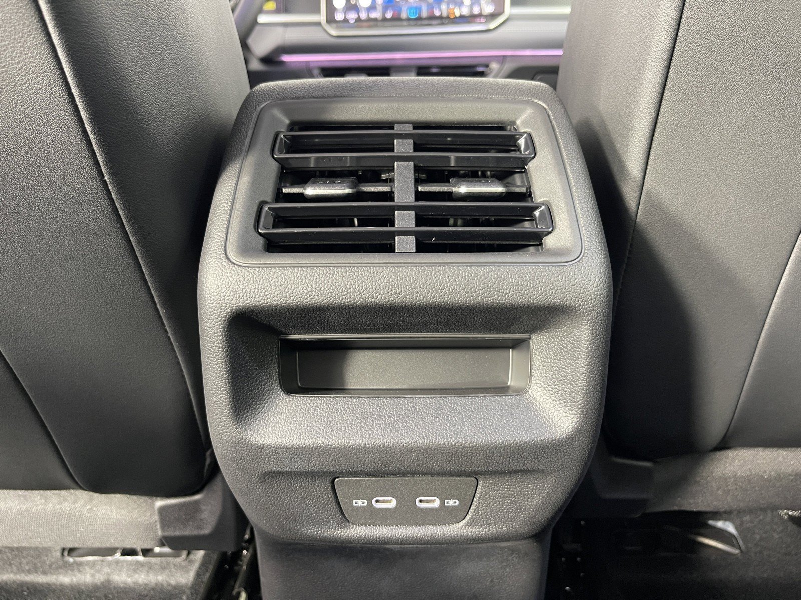 2025 Volkswagen Tiguan SE - Photo 33