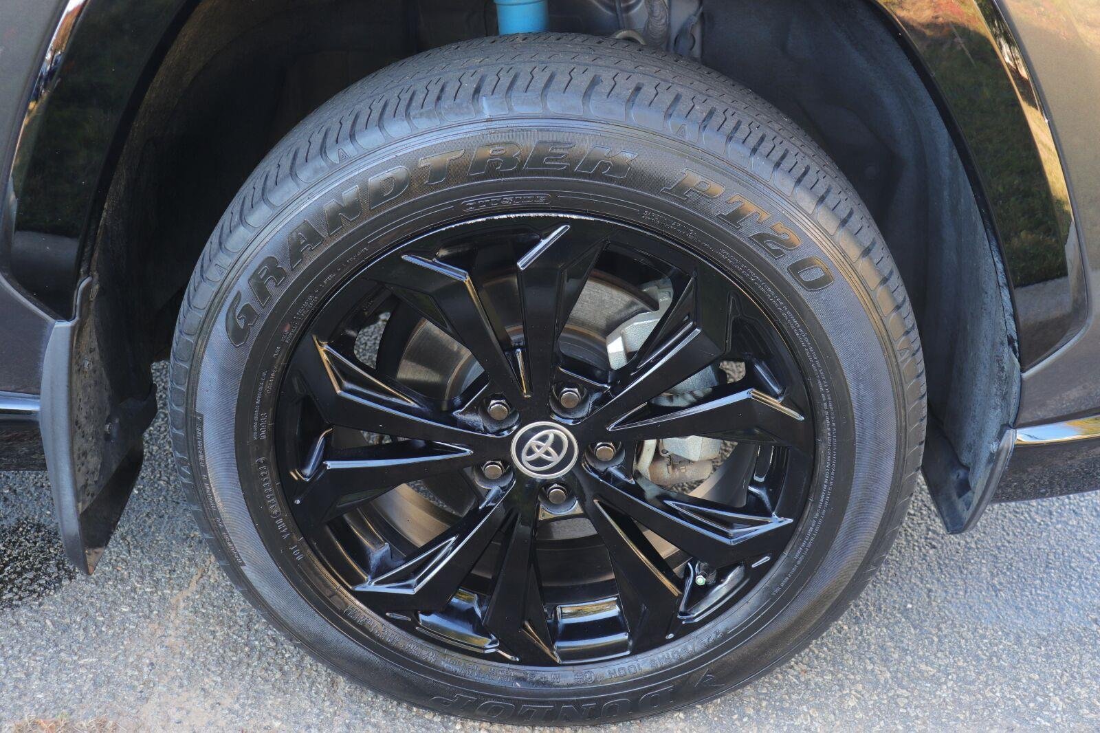 Used 2023 Silver Sky Metallic/Midnight Black Metallic Toyota XSE image 39