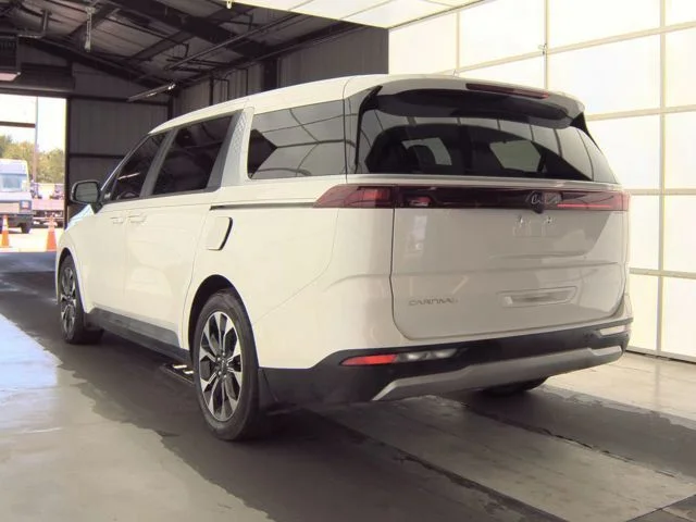 Used 2024 White Kia EX image 5