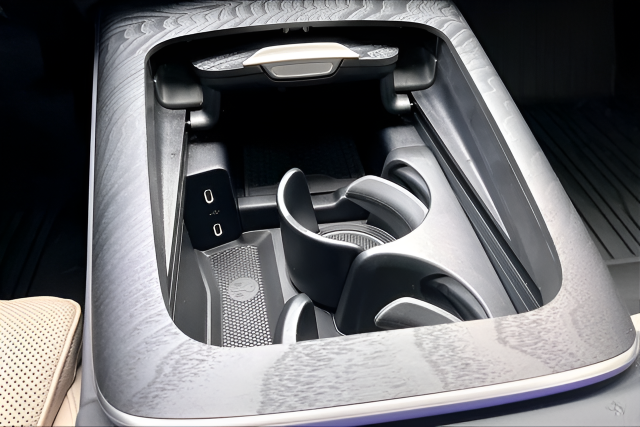 2026 Mercedes-Benz E-Class E350 - Photo 16