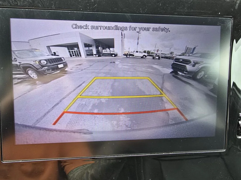 Used 2022 Ice White Hyundai SEL Premium image 14