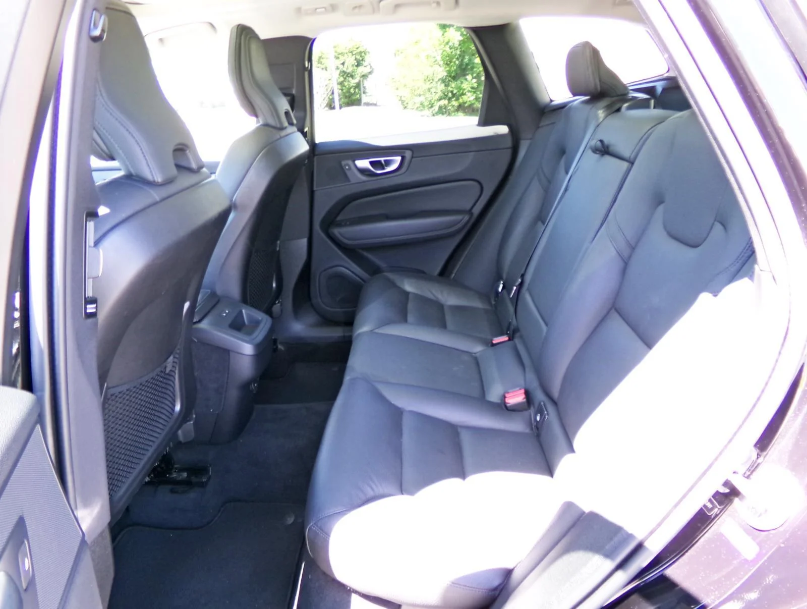 Used 2024 3500 Volvo Plus Dark Theme image 13