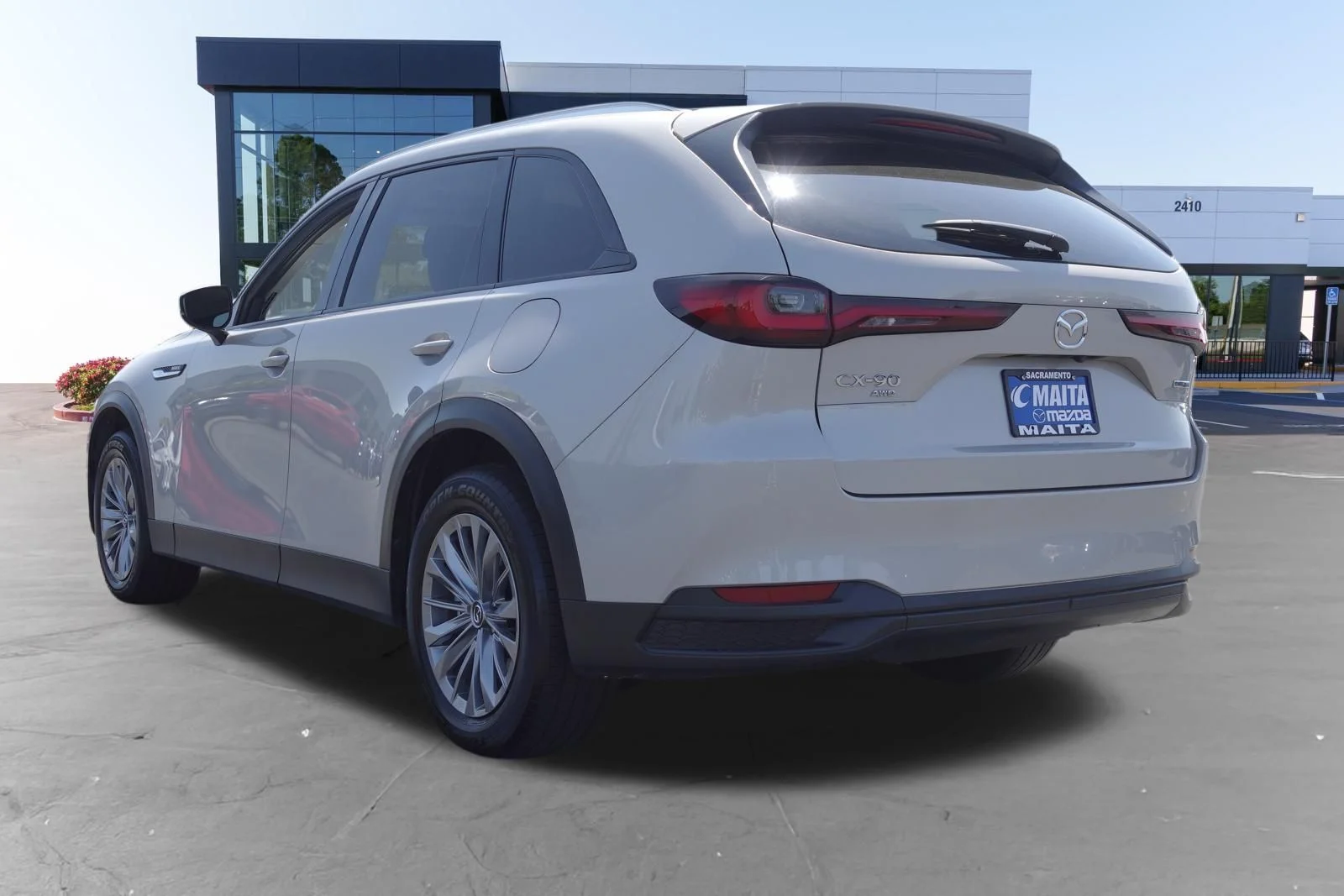 Certified Used 2024 Platinum Quartz Mazda Preferred image 7