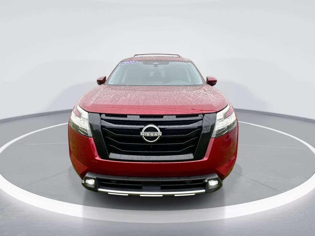 Used 2022 Red Nissan SL image 8