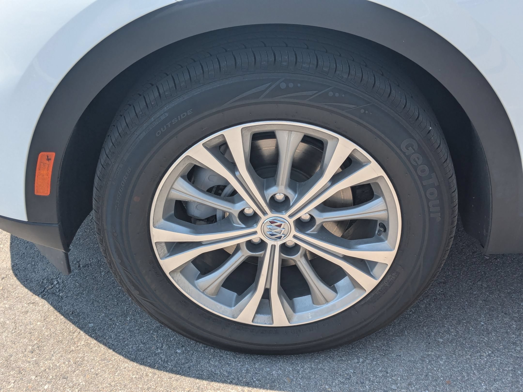 Used 2022 Summit White Buick Preferred image 11