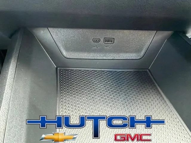 New 2027 Summit White Chevrolet LT image 31