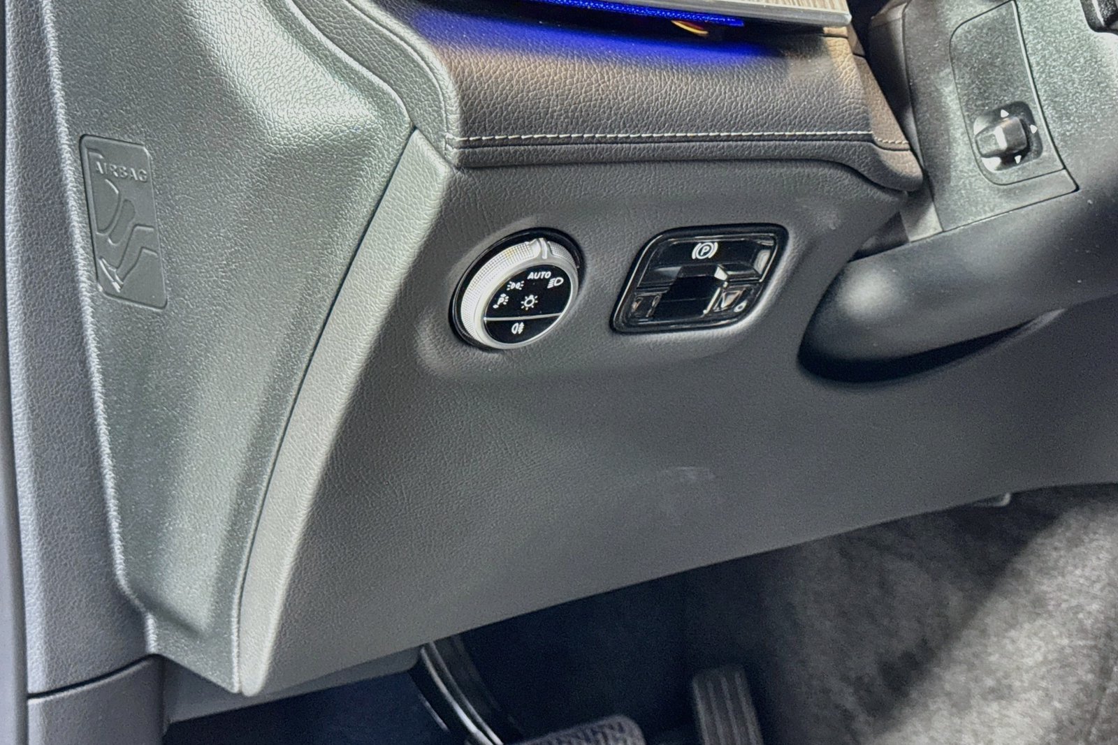 New 2026 Polar White Mercedes-Benz EQE 320 image 10