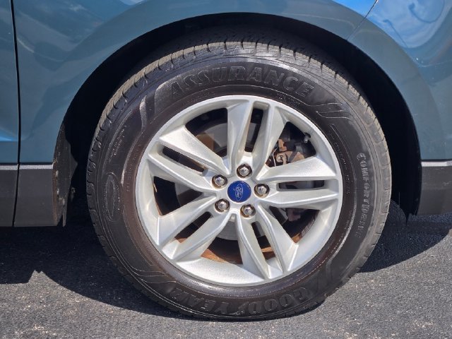 Used 2016 Blue Ford SEL image 4