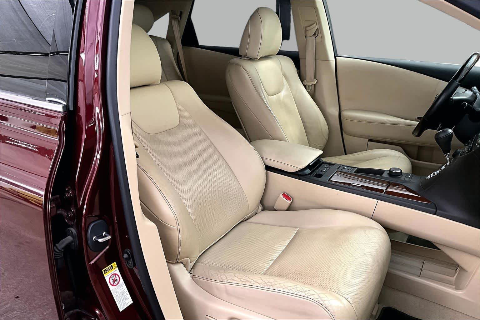 Used 2015 Claret Mica Lexus  image 9