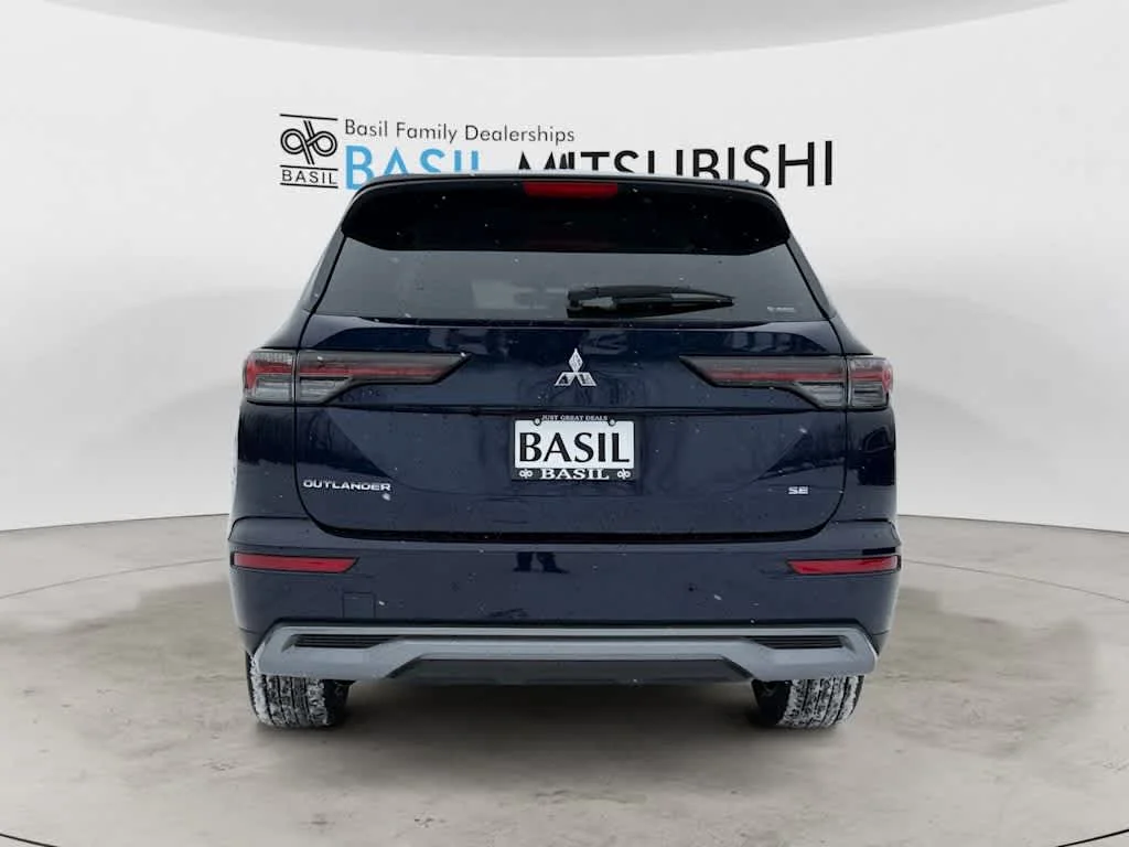 New 2025 Cosmic Blue Metallic Mitsubishi SEL image 9