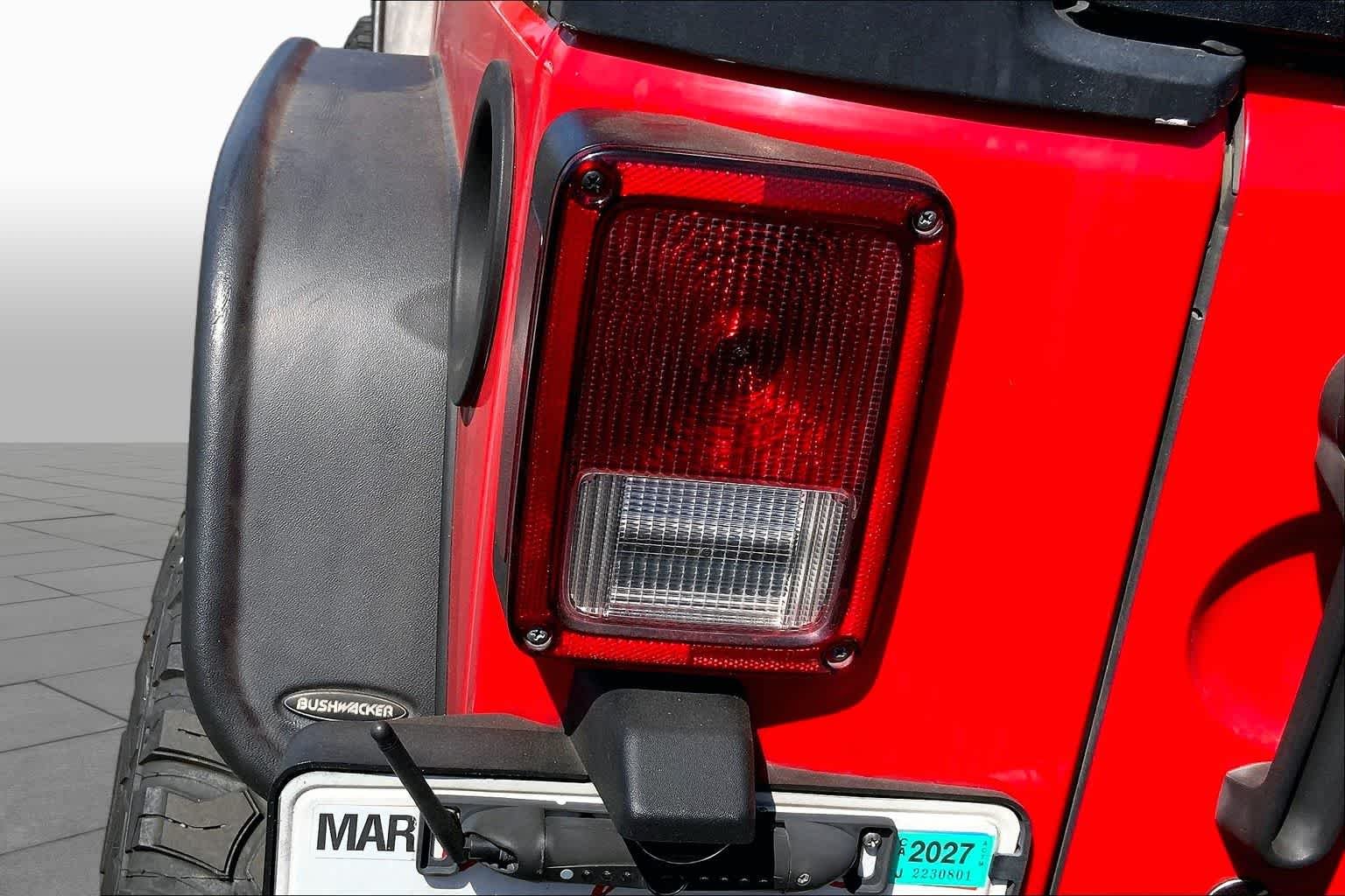 Used 2017 Firecracker Red Clearcoat Jeep Rubicon image 26