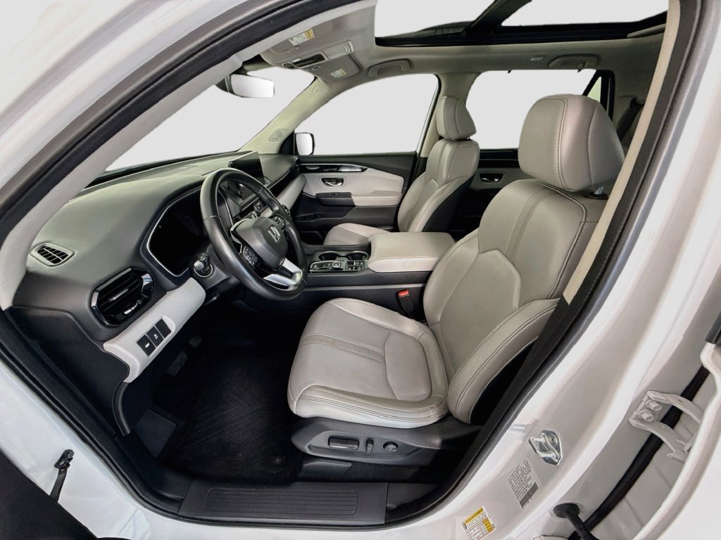 2025 Honda Pilot Touring - Photo 19