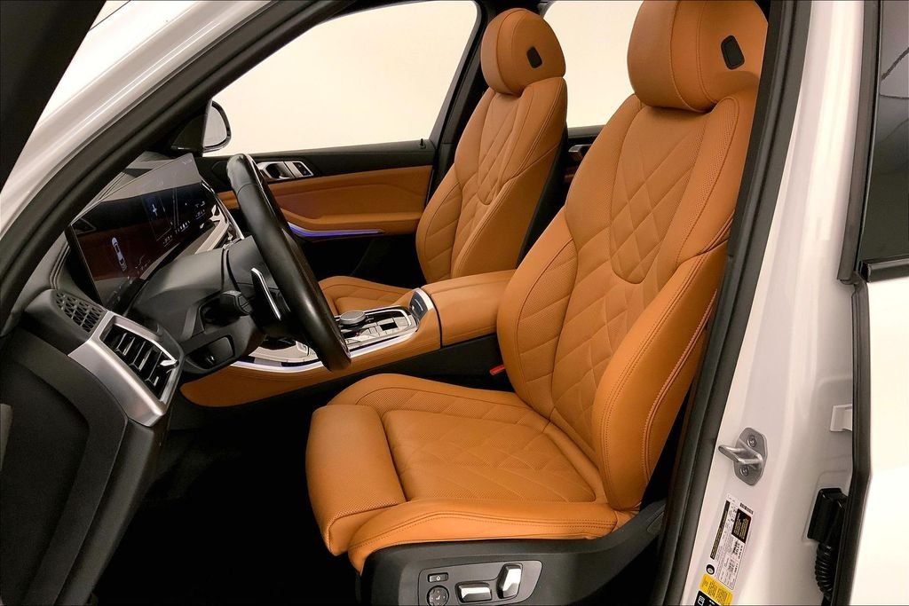 Used 2024 Mineral White Metallic BMW  image 13