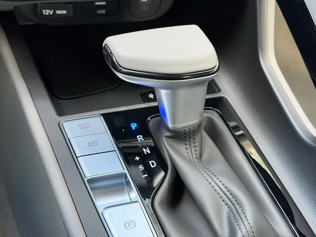Used 2026 White Hyundai SEL Sport image 10