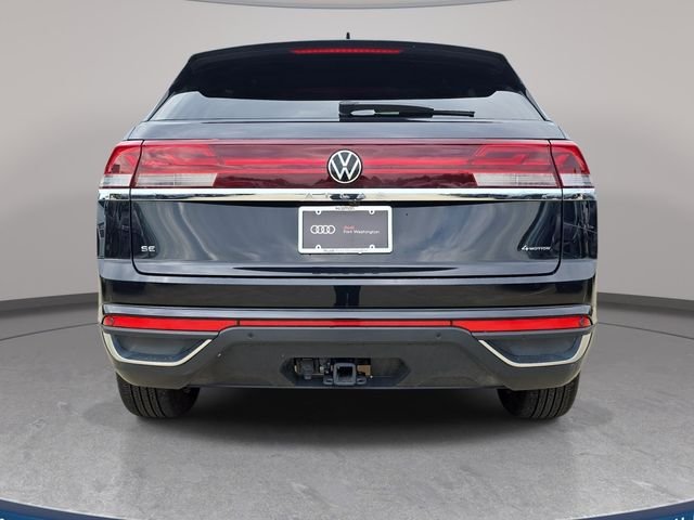 Used 2025 Black Volkswagen 2.0T SE w/Technology image 7