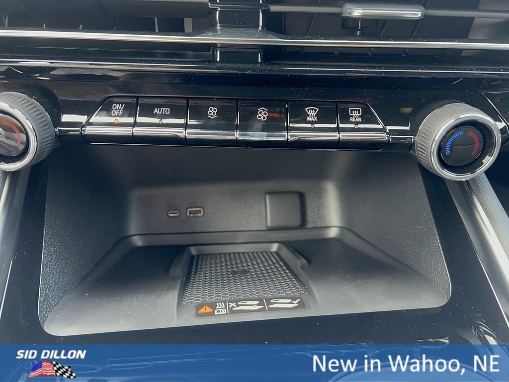 2027 Chevrolet Traverse LT - Photo 16