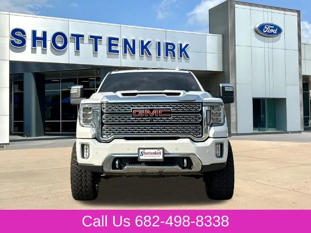 Used 2023 White GMC Denali image 2