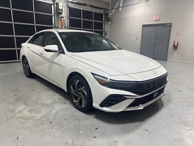 Certified Used 2025 White Hyundai Limited image 3