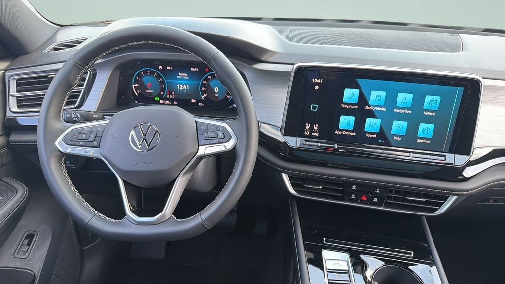 New 2026 Deep Black Pearl Volkswagen SE w/Technology image 17