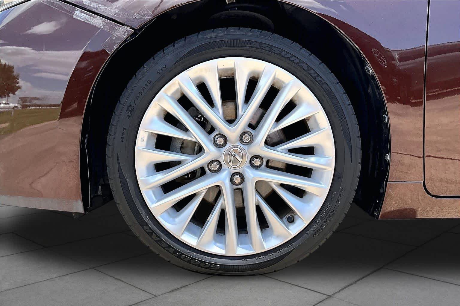 Used 2016 Autumn Shimmer Lexus  image 11