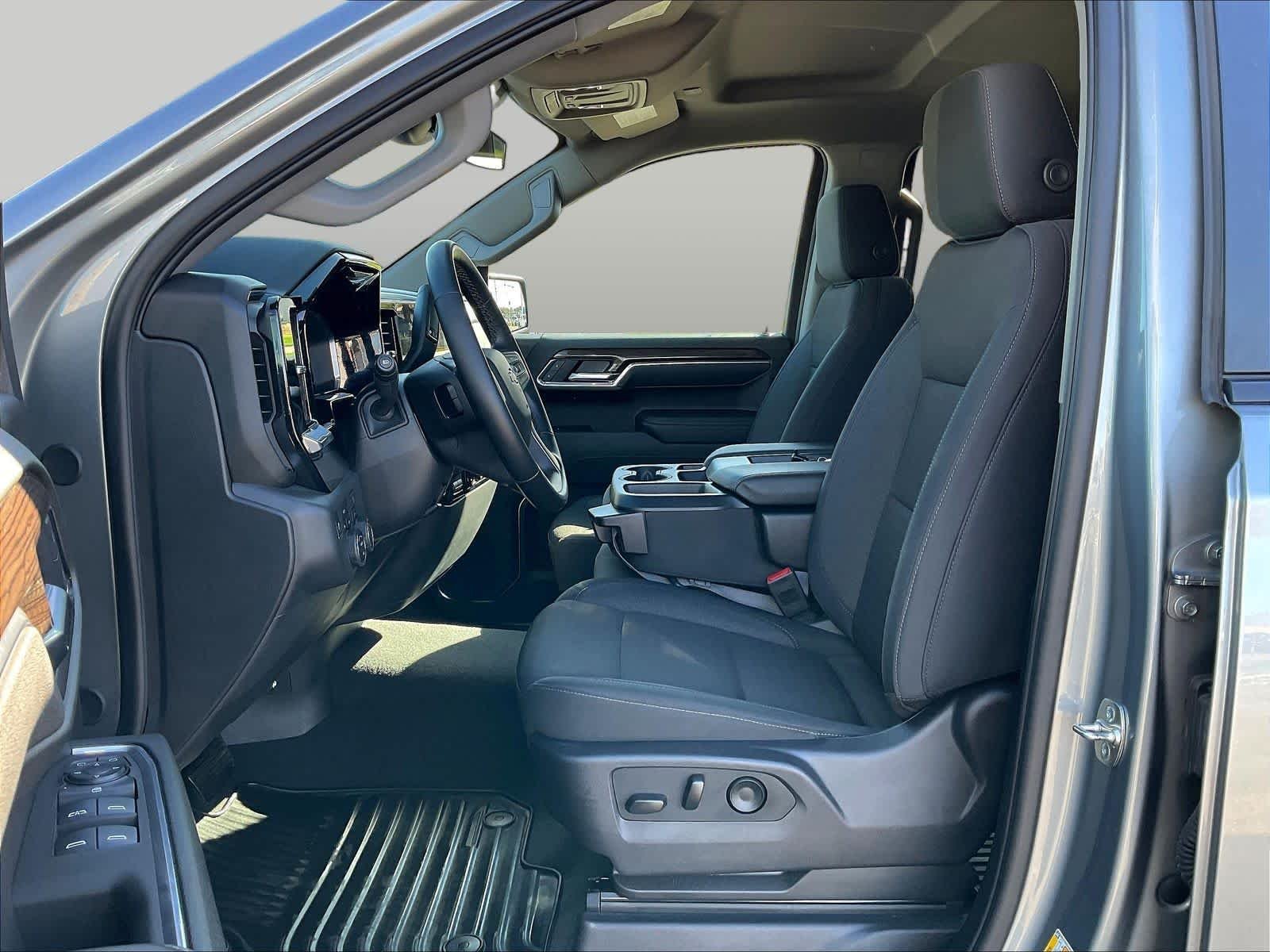 2025 Chevrolet Silverado 1500 LT - Photo 24